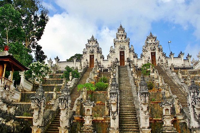 Privatetour Lempuyang Temple - Gate of Heaven Instagram Favorites - Exploring Tirta Gangga