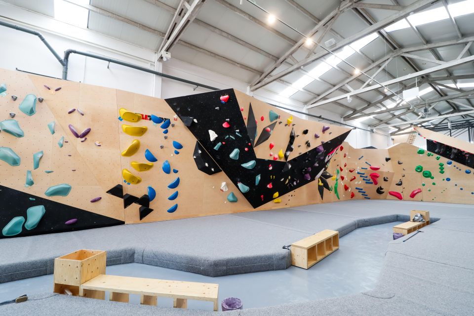 Proa Climbing Center: Indoor Climbing Gym Experience - Location and How to Get There