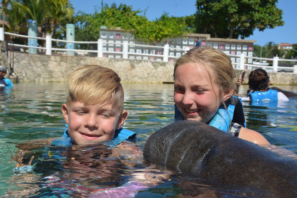 Puerto Aventuras: Manatee Encounter - Encounter Details and Highlights