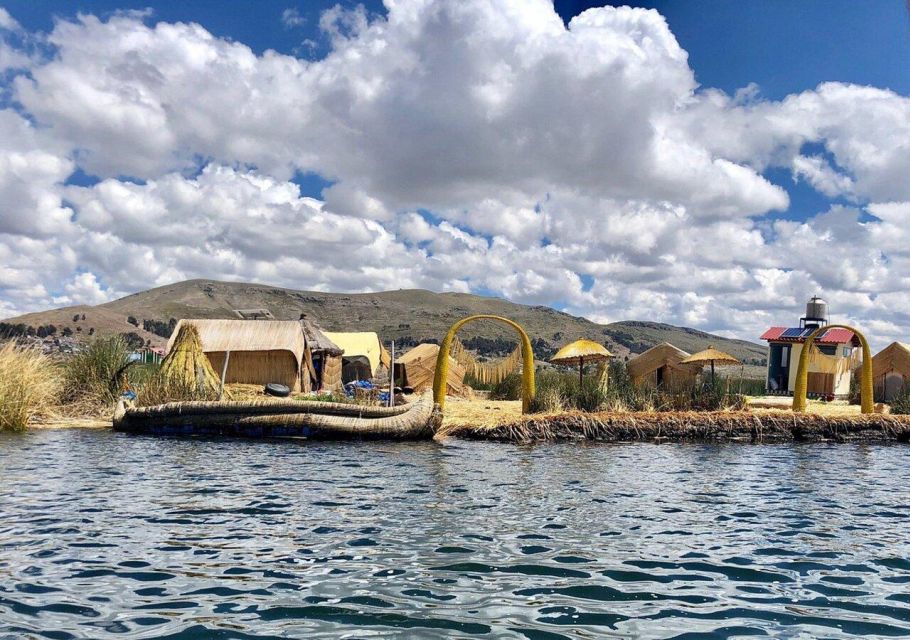 Puno:Uros Floating Islands Tour and Overnight Lodge Stay - Day 1 Activities