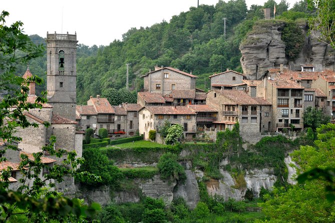 Pyrenees Medieval Village Hike From Barcelona - Meeting and Pickup Info