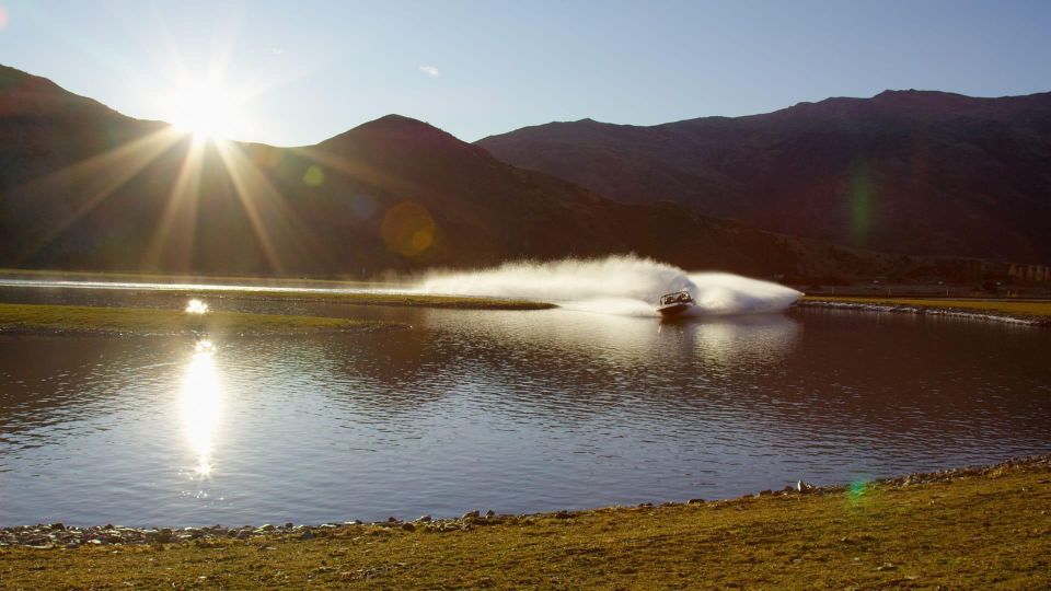 Queenstown: Jet Sprint Boating Experience at Oxbow Adventure - Language and Group Size