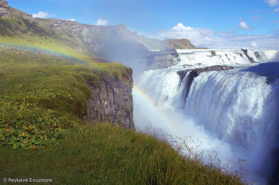 Reykjavik: Golden Circle Tour and Blue Lagoon Admission - Experience the Blue Lagoon
