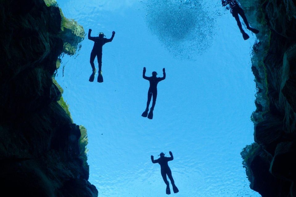 Reykjavík: Silfra Fissure Snorkeling Tour With Photo & Cocoa - Inclusions and Amenities