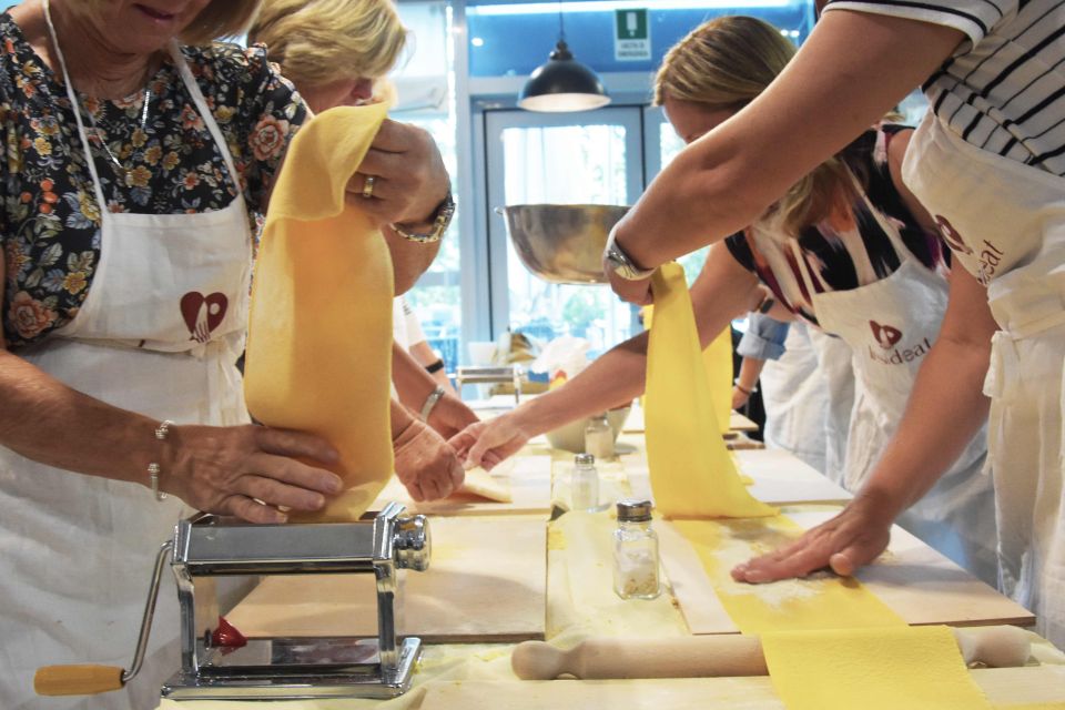 Rome: 1 Hour Pasta Making Class - Highlights of the Experience