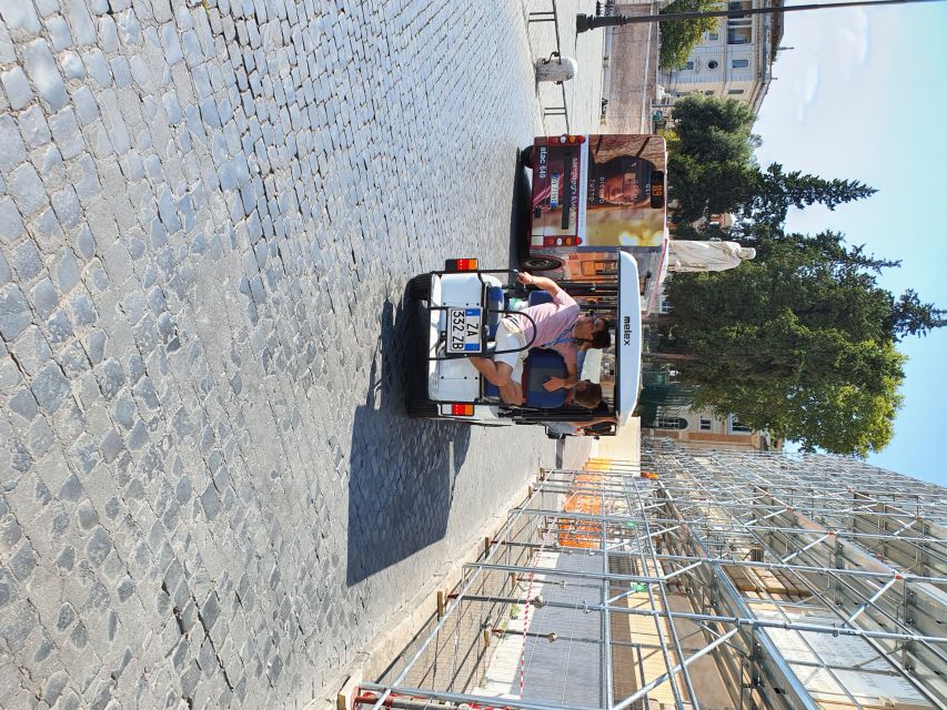 Rome: City Tour by Golf Cart With Gelato - Taking in Local Atmosphere