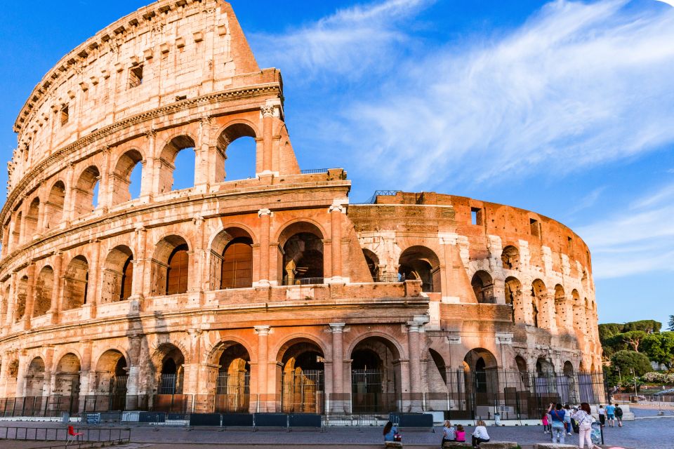 Rome: First Discovery Walk and Reading Walking Tour - Navigation and App Usage