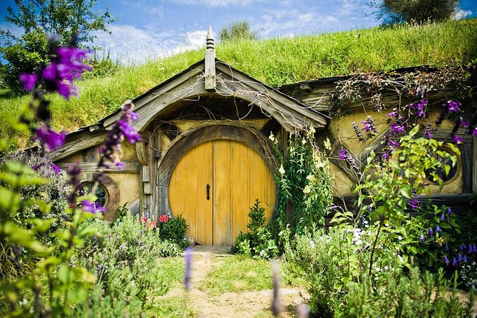 Rotorua to Auckland via Hobbiton Tour With Lunch - One Way - Meeting and Pickup Details