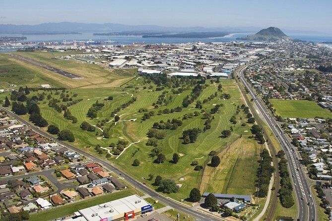 Roundtrip Transfer From Port of Tauranga Omanu Golf Club - Schedule and Availability