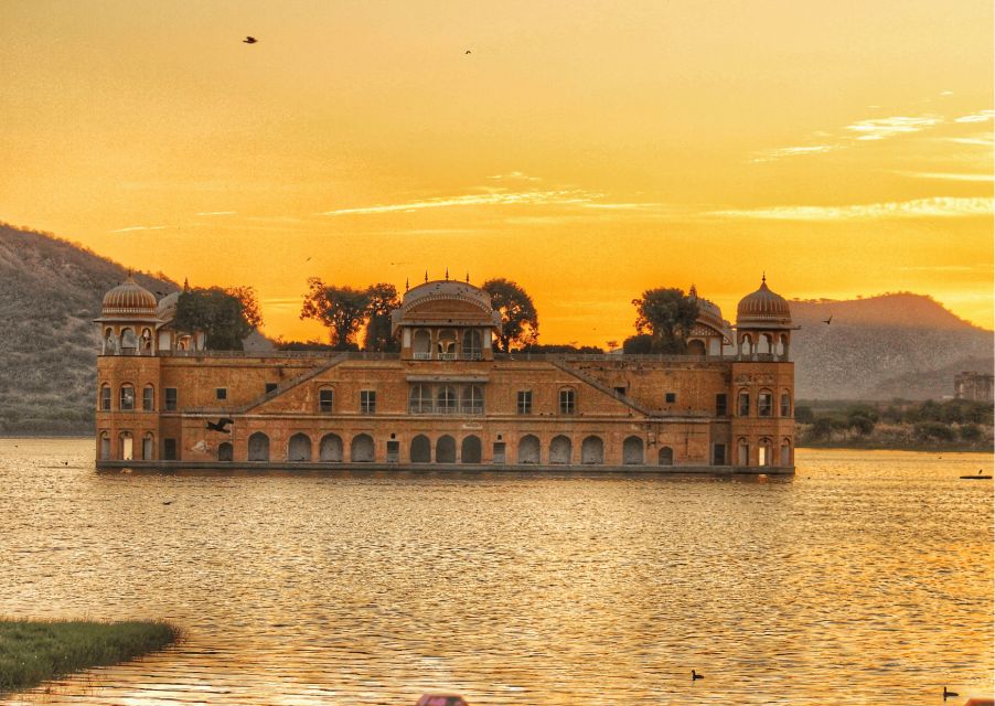 Royal Trails of Jaipur With a Local Half Day Guided Tour - Itinerary Highlights