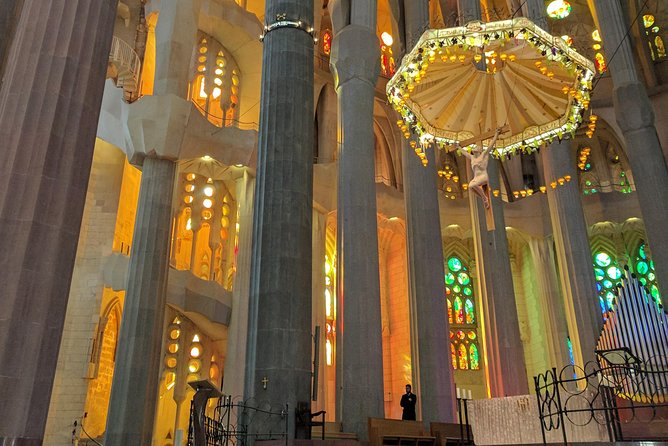 Sagrada Familia Skip-The-Line Private Tour With Guide - Meeting Point and Accessibility