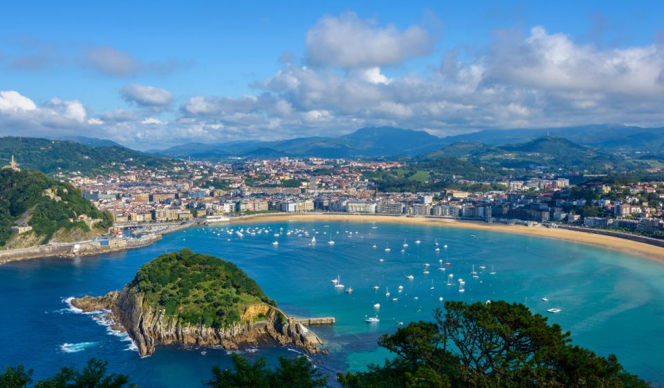 San Sebastian: Chillida Leku Museum and City Tour - Private Group Experience