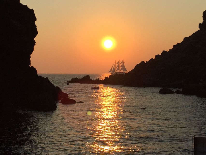 Santorini: Private Yacht Cruise With Open Bar and Meal - Onboard Amenities