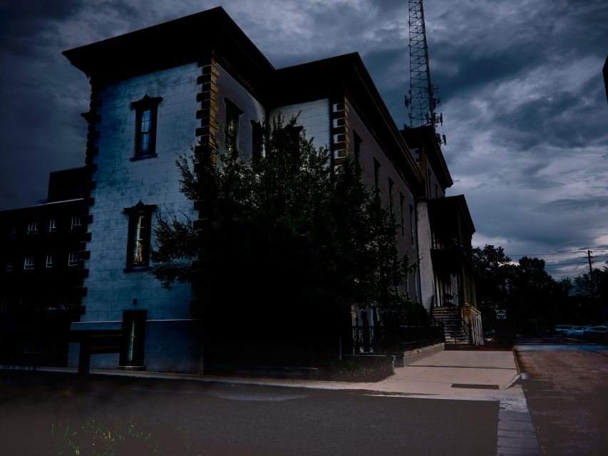 Savannah: Sixth Sense Savannah Ghost Tour - Mercer Williams House Museum: Architectural Wonders and Tragedies