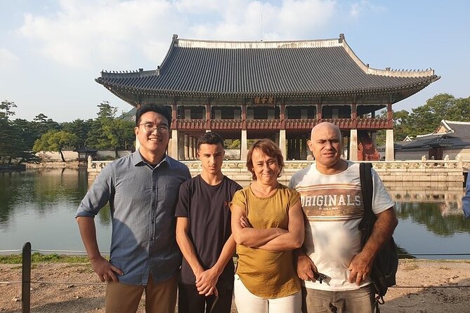 Seoul : Private Tour With a Local Guide ( Best Walking Tour ) - Accessibility Features