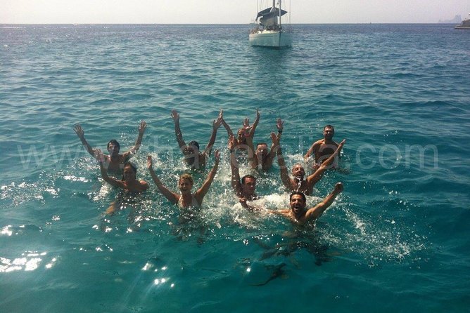 Ses Illetes Beach Formentera Catamaran Private Tour - Onboard Amenities and Features
