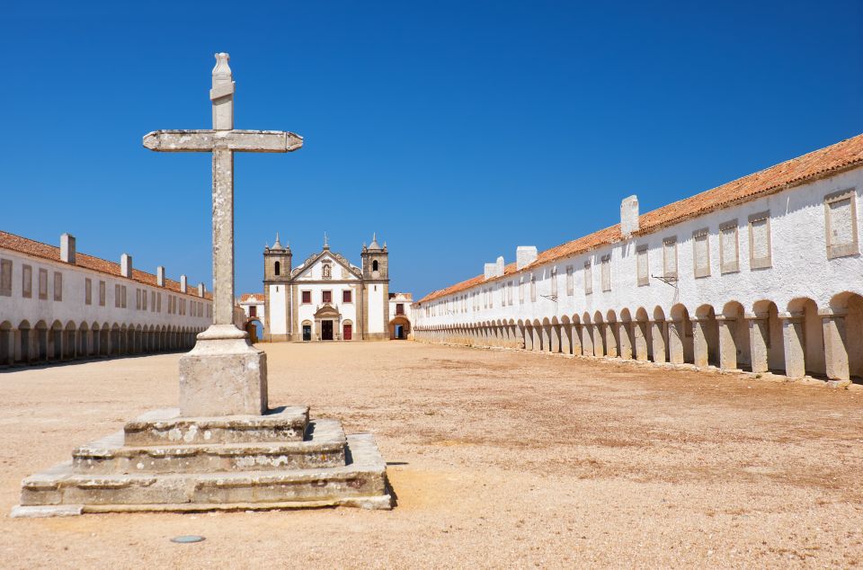 Sesimbra and Arrábida National Park Tour With Wine Tasting - Visiting Cabo Espichel