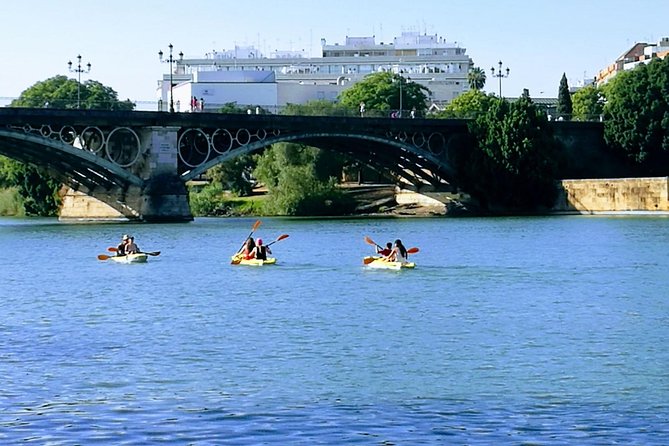 Sevilla 2 Hour Kayaking Tour on the Guadalquivir River - Inclusions and Amenities