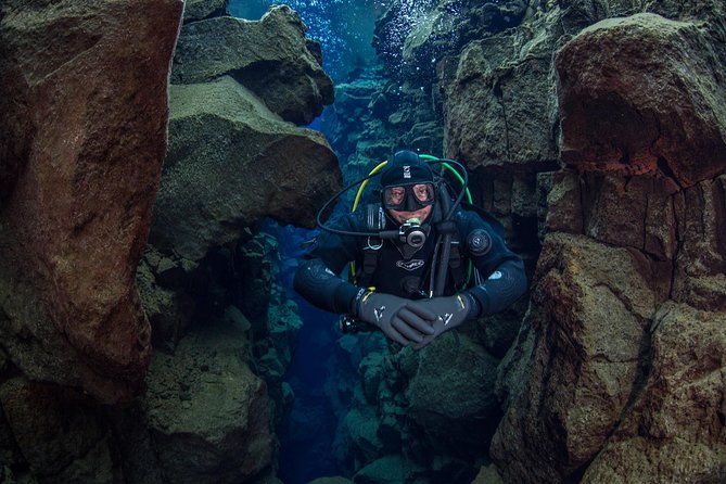 Silfra Fissure Freshwater Scuba Diving Tour From Reykjavik - Diving Requirements and Qualifications