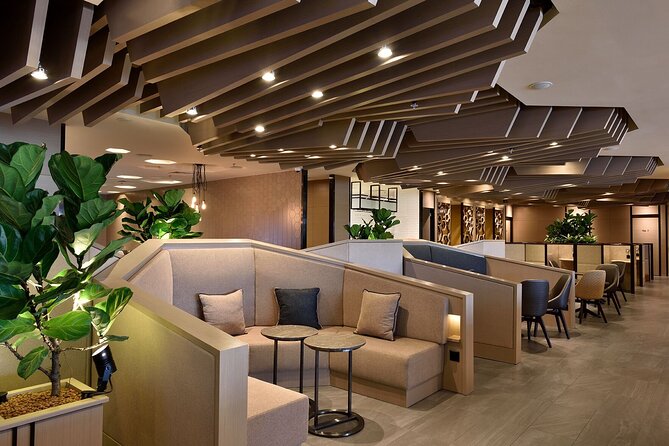 Singapore Changi Airport Plaza Premium Lounge at Terminal 1 - Food and Beverage Options