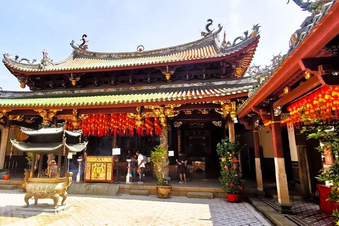 Singapores Historic Chinatown Walking Tour With Lunch - Booking Information and Policies