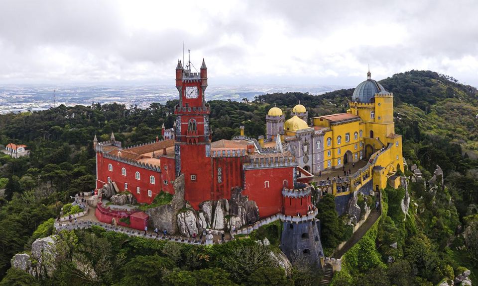 Sintra & Cascais: Full-Day Private Transport From Lisbon - Quinta Da Regaleira Visit