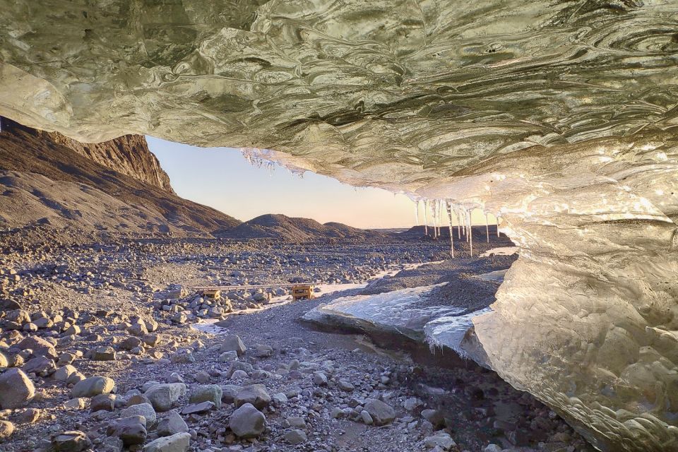 Skaftafell: Extra-Small Group Glacier Hike - Included Services