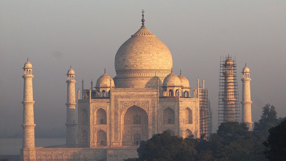 Sunrise Taj Mahal Tour From Delhi By Car - Tour Guide and Languages