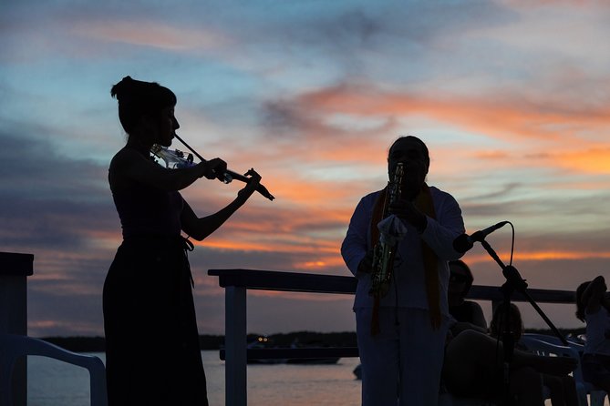 Sunset Tour at Praia Do Jacaré - Inclusions and Amenities