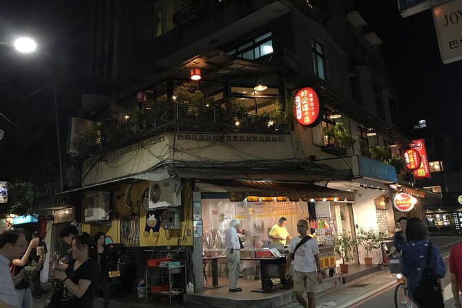Taipei City Bike Tour With Elephant Mountain Hiking Experience - Tour Experience Details
