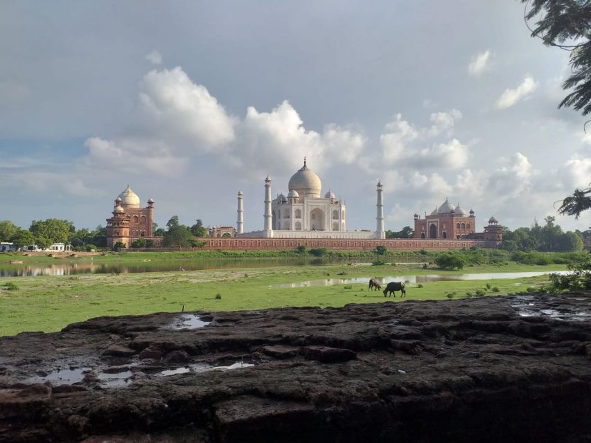 Taj Mahal Sunrise and Sunset Overnight Agra Tour From Mumbai - Highlights of the Tour