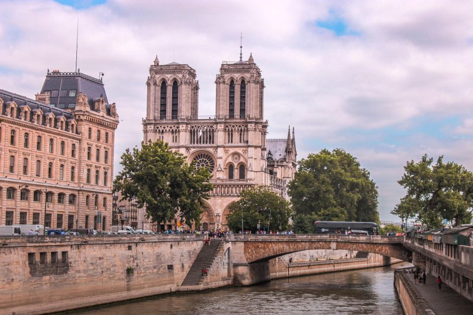 THE MONUMENTS OF PARIS WALKING TOUR FROM OPERA TO NOTRE DAME - Historical Significance of Locations