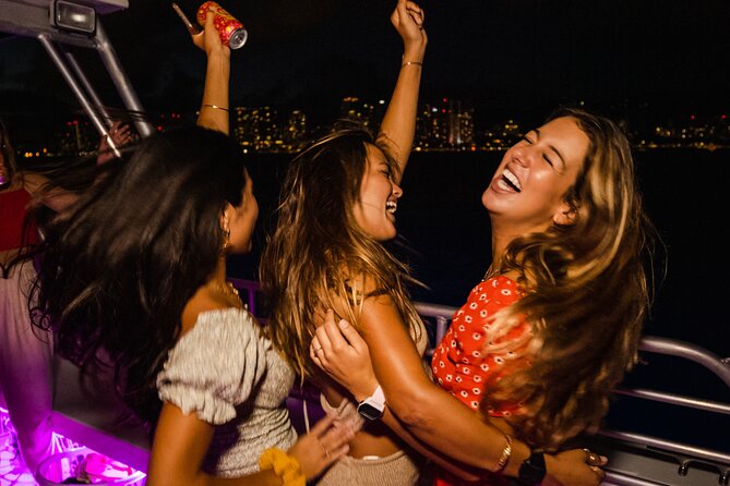 The Premier Waikiki Sunset Party Cruise With Live DJ and Full Bar - Meeting Point and Arrival Tips