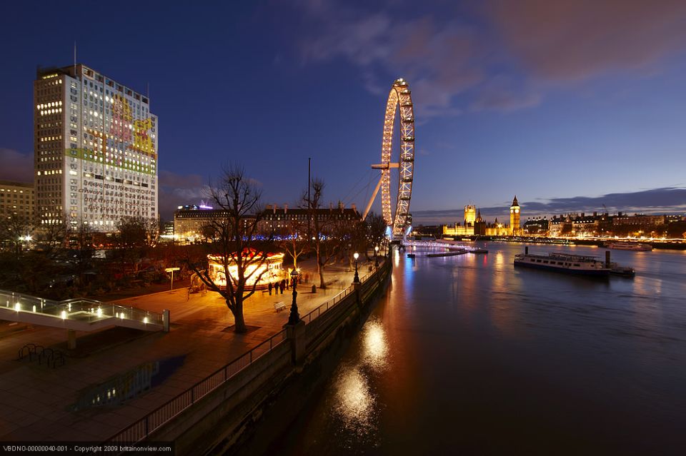 Tour of London and Christmas Day Lunch Cruise - Experience Highlights