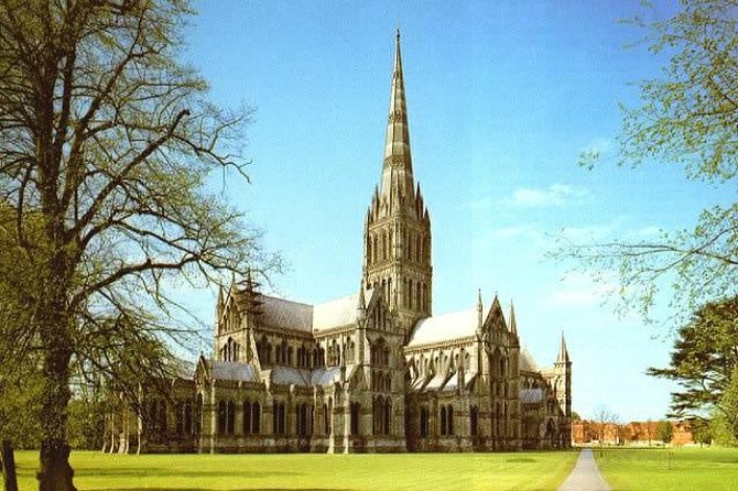 Tour of Salisbury and Stonehenge ,from Salisbury - Exploring Salisbury Cathedral