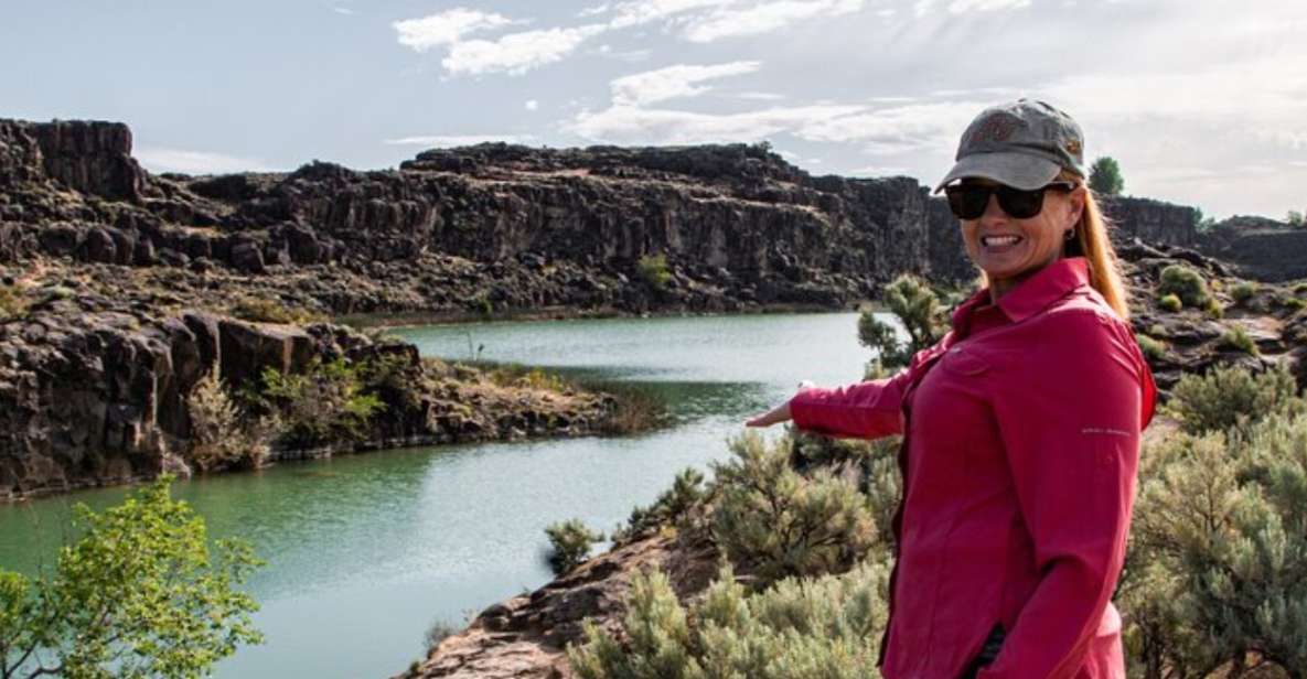 Twin Falls: Dierkes Lake Hike & Shoshone Falls Guided Tour - Tour Type and Language