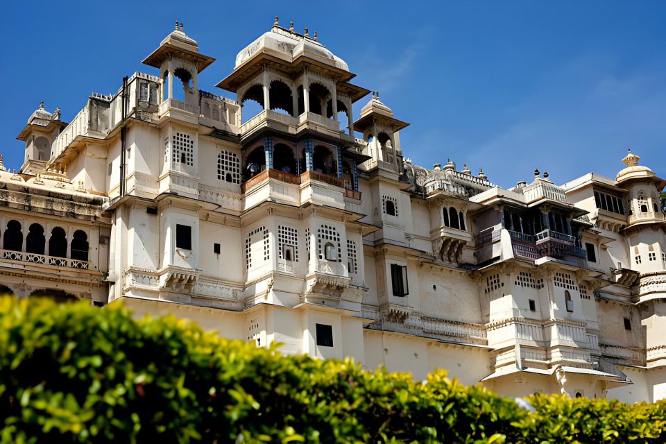 Udaipur Full Day City Tour With Boat Ride and Lunch - Detailed Itinerary
