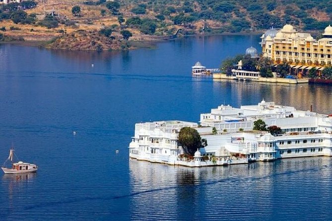 Udaipur Sightseeing Day Tour With Professional Guide and Driver - Sights Covered