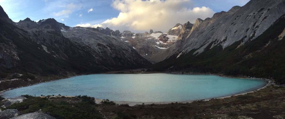 Ushuaia: Esmeralda Lagoon Hiking Tour With Lunch and Drinks - Hiking Experience
