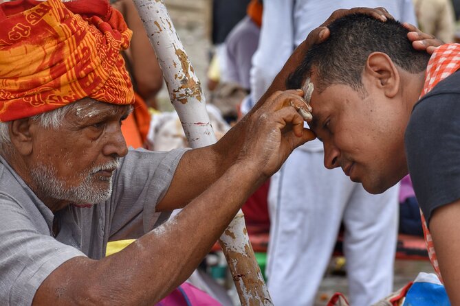 Varanasi Landmark Evening City Tour - Aarti, Boating & Witnessing the GOD - Tour Inclusions