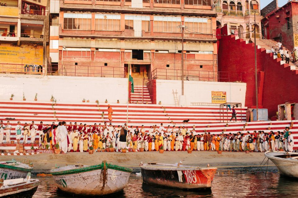 Varanasi. Sunrise & Morning Down Town. Walking Tour - Itinerary Details