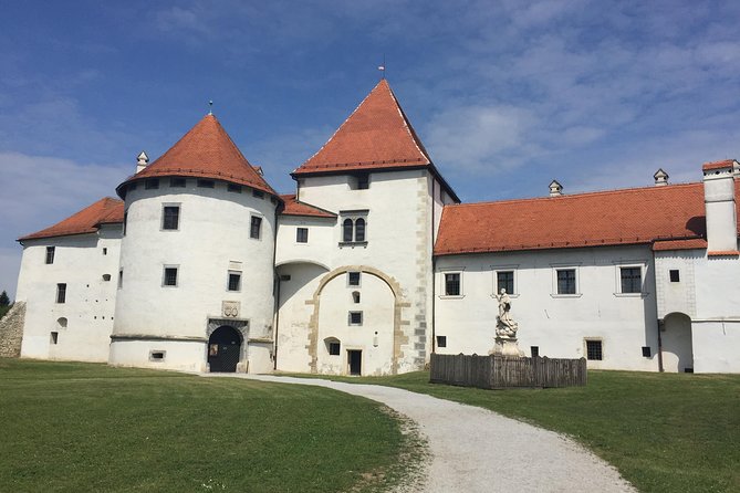 Varazdin Baroque Town & Trakoscan Castle, Small Group From Zagreb - Varazdin Cemetery