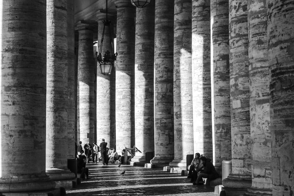 Vatican City: Papal Audience With Guide and Breakfast - Meeting and Accessibility