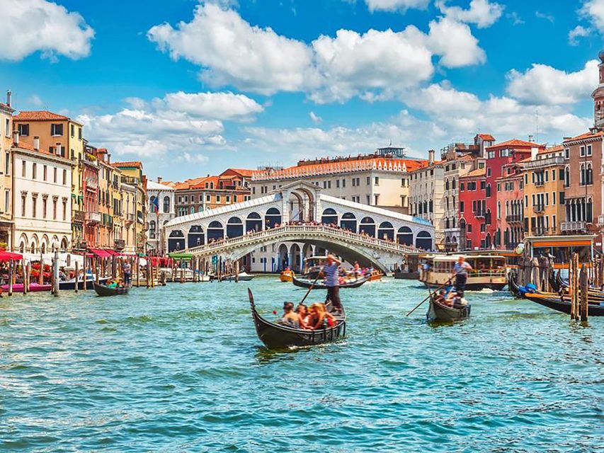 Venetian Magic: Walking and Gondola Adventure - Appreciating Architectural Masterpieces