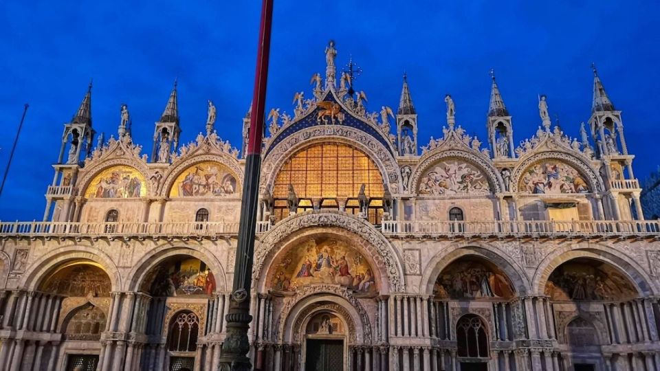 Venice: Guided Night Walking Tour & Saint Marks Basilica - Inclusions and Exclusions