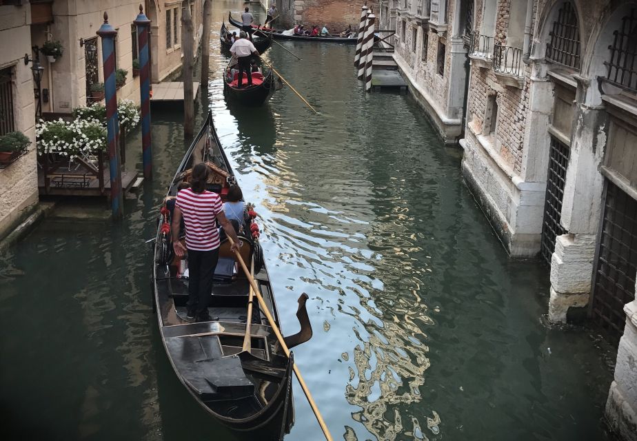 Venice: Romantic Sunset Shared Gondola Ride - Scenic Highlights of the Ride