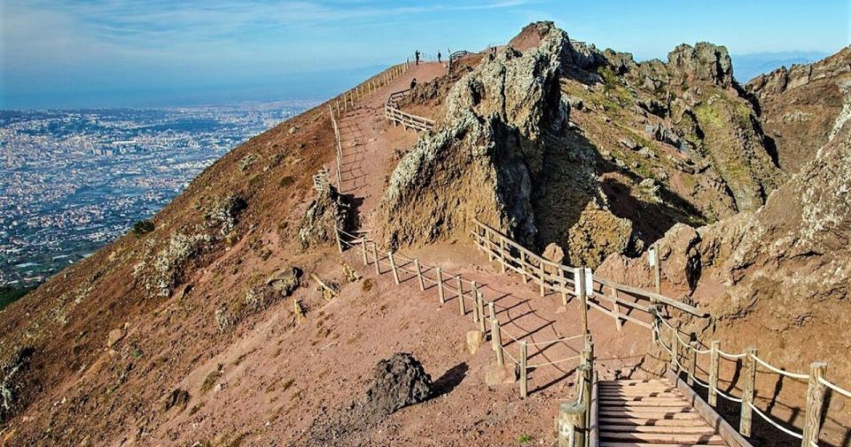 Vesuvius: Mt. Vesuvius Summit and Wine Tasting Tour - Volcanological Guide