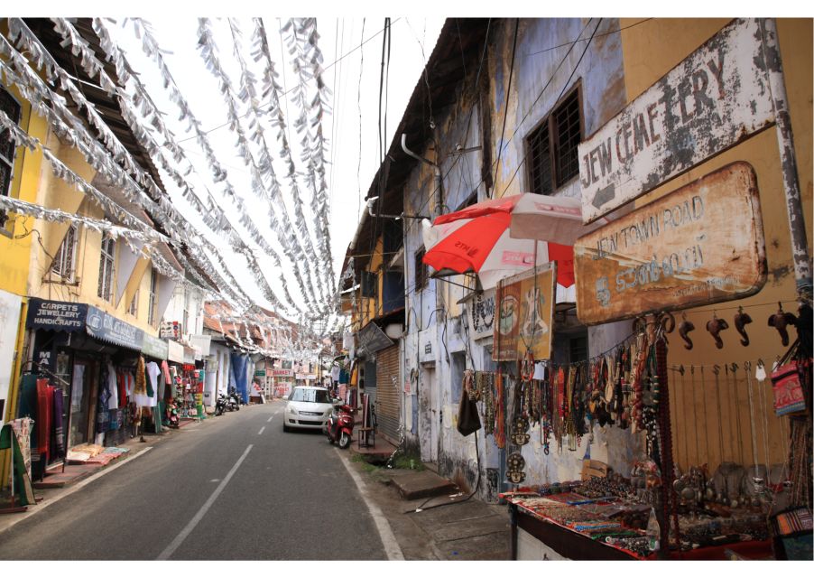 Vibrant Markets of Kochi (2 Hours Guided Walking Tour) - Market Experience