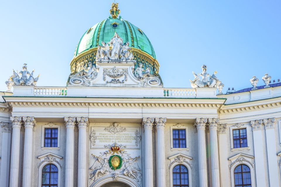 Vienna: First Discovery Walk and Reading Walking Tour - Unique Tour Experience