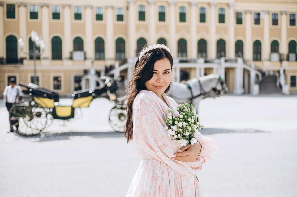 Vienna: Private Schönbrunn Gardens Photoshoot - Photoshoot Highlights